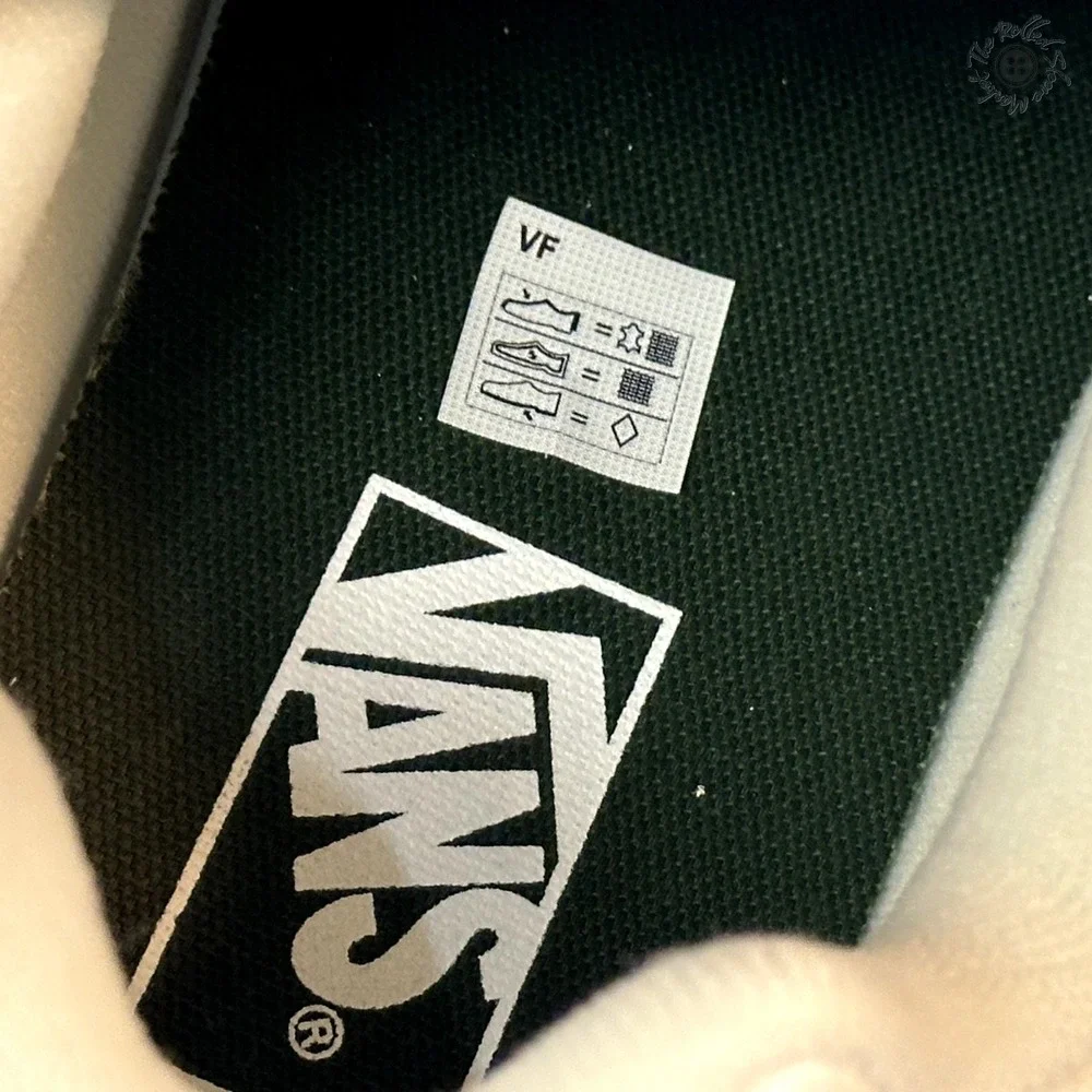 NIB - Vans Chukka Push 